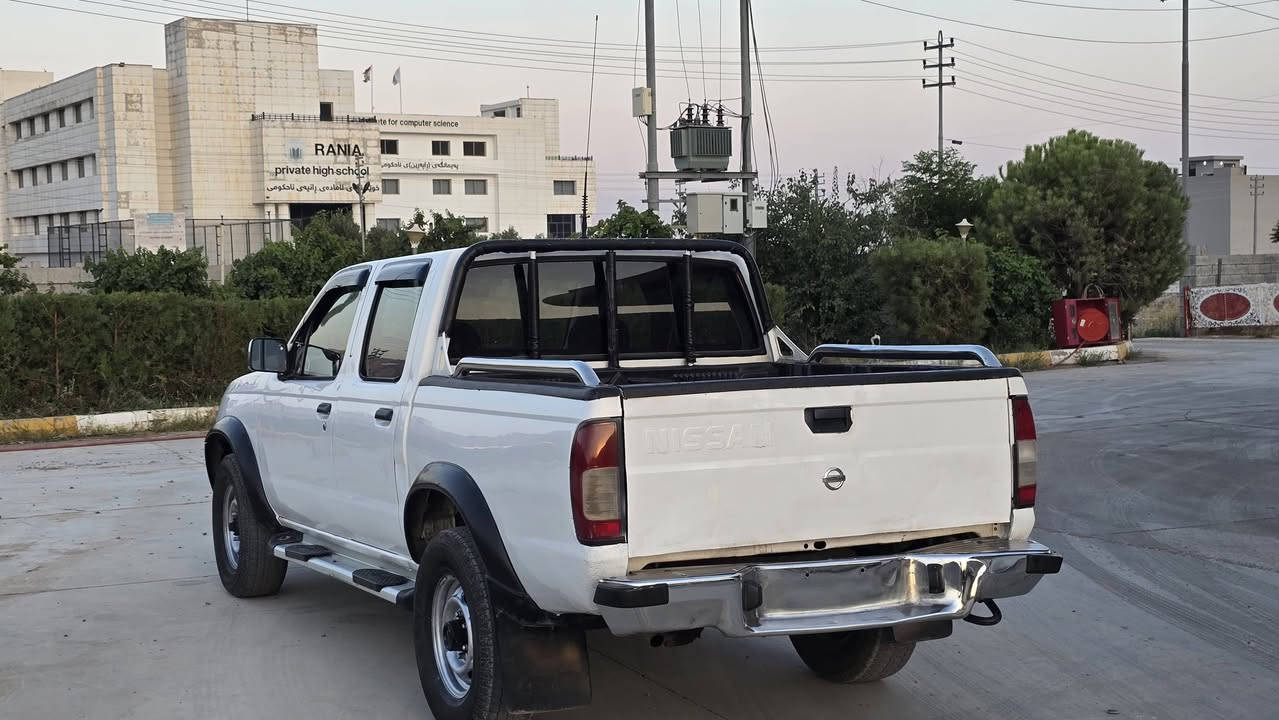 پیکاب نیسان{{2005}} ساغ سەیارەکە بێ بۆیاخە گێر مەکینە ئەکسل بەشەرت  سەیارە کە توندو تۆڵە پشتو پێشی کەپسە کتابی مزایدە لەگەڵە بەشەرت وەکالە سەیارەکە مەکینە بەخە 4تایەو ویلی لۆکی لەژێرە تەبریت ساردوو گەرم بەشەرت گشت گیانی  بەشەرت جام کارا بای ناو داخیل سفر سەیارەکە 1دەستە هەموو گیانی بەشەرت شوێن نزیک ڕانیە {{{***********}}}
