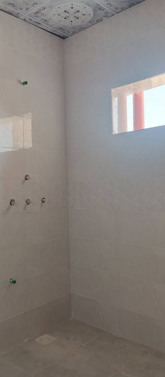 السلام عليكم اشتغل جدار وارضيه حتى الواح ماده رقم الهاتف *********** ابو حسين
