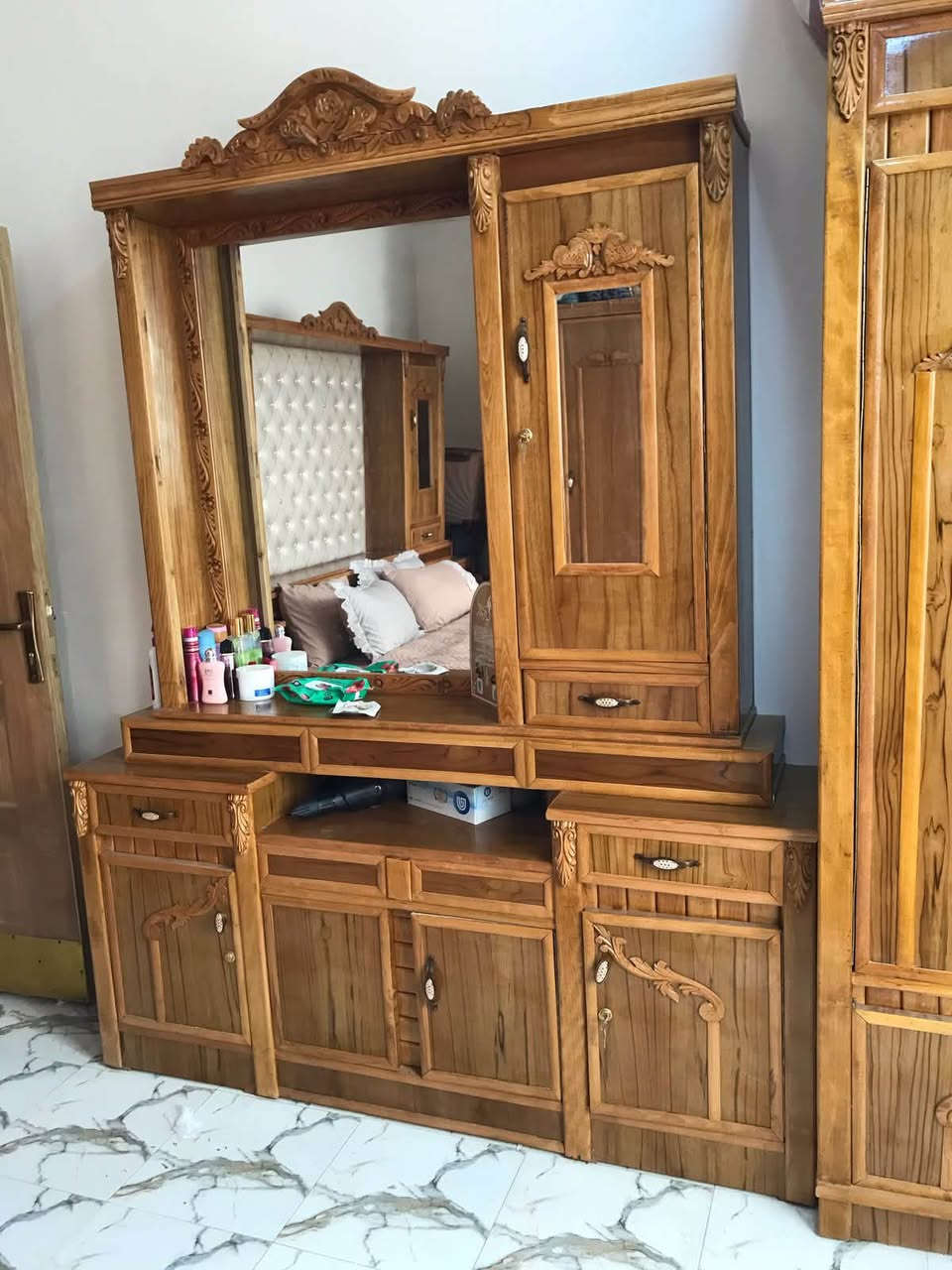 سلام عليكم غرفه لبيع تزكام عراقي ستعمال بس سنه ونص  جديده تواصل على هذا رقم بي واتساب ***********
