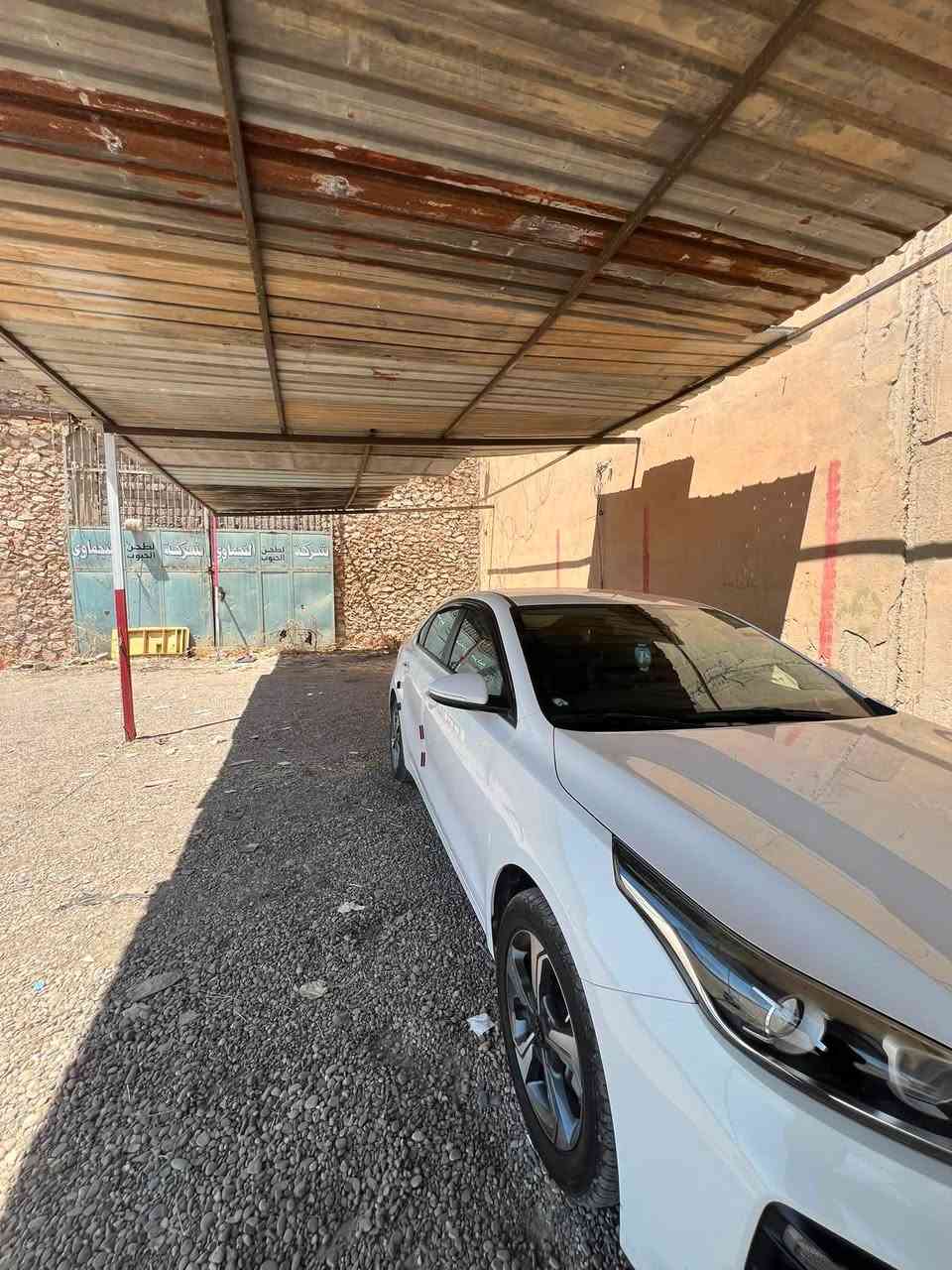 لبيع
كيا سيراتو وارد خليجي . موديل 19 سياره نضيفه مابيها ضرر محرك 16 دوش تحكم بل ستيرن مري شفط سياره حيلل حلوا السعر 165بيها مجال بسيط  رقم الهاتف ***********
