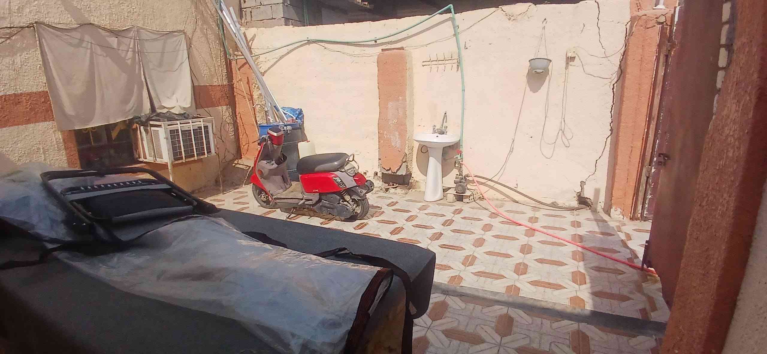 نهايت العلگايه • ٧٥٠م • غرفتين
