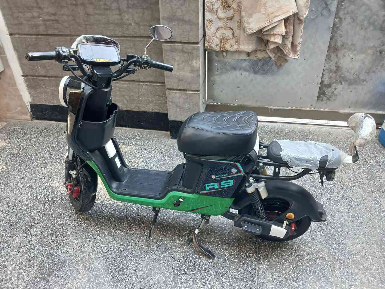 دراجة كهربائية • R9 • نضيفة