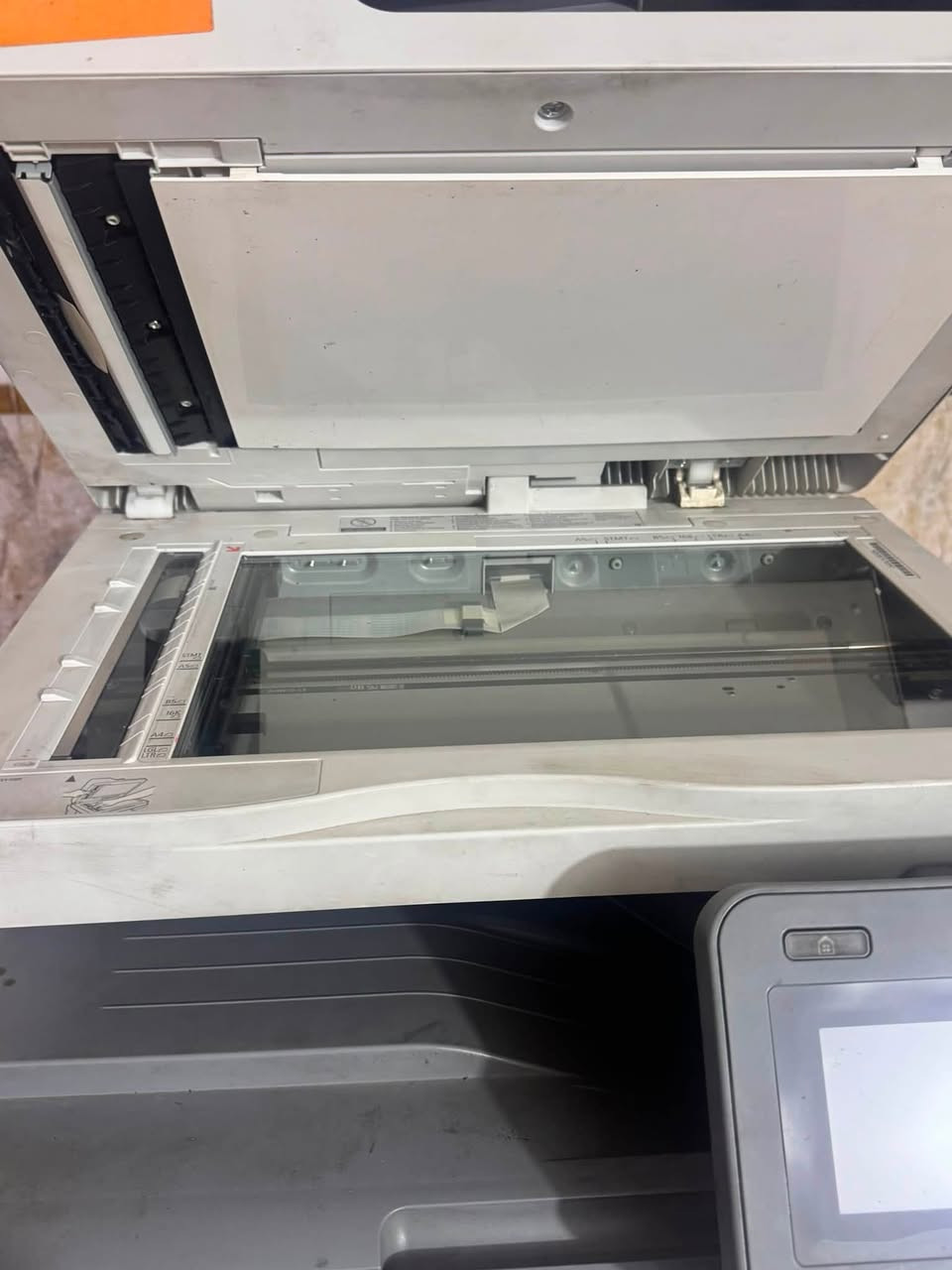 للبيع 📢

طابعة استنساخ  Canon imageRUNNER C1325iF
متعددة الاستخدامات، مناسبة للمكاتب والمحلات وأعمال التصوير والطباعة. واستنساخ الملازم 

✅ طباعة ملونة وأبيض وأسود
✅ تصوير مستندات
✅ سكنر
✅ فيدر لسحب الأوراق
✅ شاشة وتحكم سهل
✅ بحالة جيدة
السعر:200 الف وبيها مجال 
للاستفسار والمعلومات راسلني خاص أو اتصل 📞
***********
