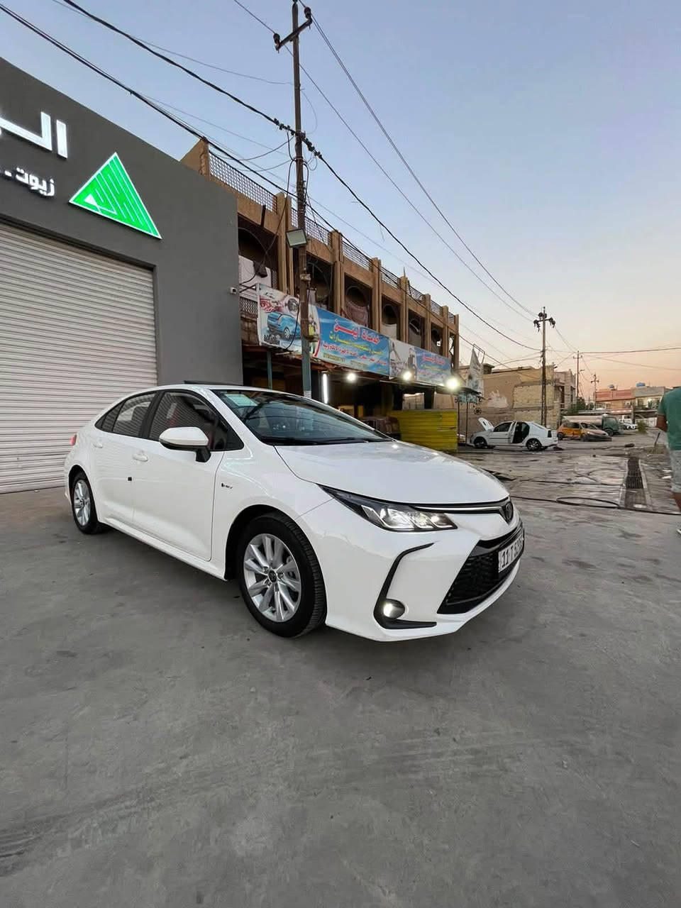 تويوتا كورلا هايبرد 2025
عداد 9 الاف كيلو
فول موصفات ع اخر حبايه

🖱️بصمة
🖱️فتحة
🖱️مقاعد جلد احمر مميز 
🖱️مقعد السائق كهربائيا +سبايدر بلاد
🖱️محرك 1800 هايبرد 
🖱️قطعتين تبريد 
🖱️شاشة وكامرة
🖱️هندبريك بصمة
🖱️اوتو هولد

🟩السعر_163 وبيها مجال بسيط 

للاستفسار ***********
العنوان 📍

بغداد -الدورة/الميكانيكي
