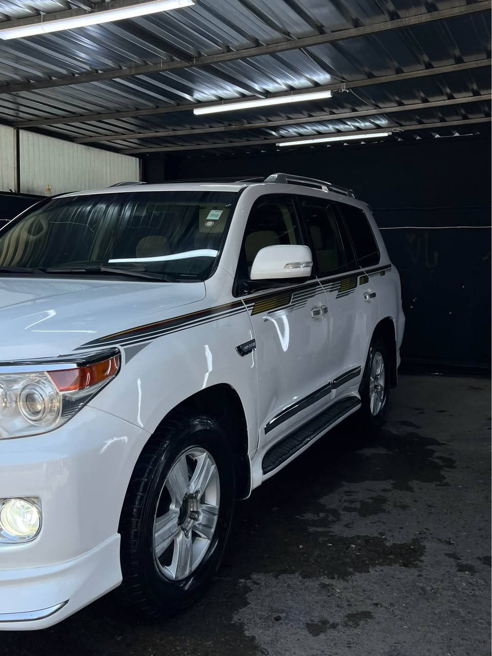 Toyota Land Cruiser 2008
GXR
V6
ابيض ثلجي

ثلاث شاشة
حساس خلفي امامي
بصمة
تشغيل عن بعد
فتحة
كاميرة
شاشة
ثلاجه 
كير اوتماتيك
داخل فورميكا
تحكمات ستيرن
تحديد سرعة
فول فول 
اخوان سيارة بها قطعتين صبغ بدون داخل بدون ارباك جدن نضيف كلشيء جديد بسمي  كير محرك اكسل كفالة
سعر ٢٤٣مجال بها ١٢ورقة غرامة وراء معاملة ارجع لك 
عنوان اربيل
*********** أربيل, العراق
