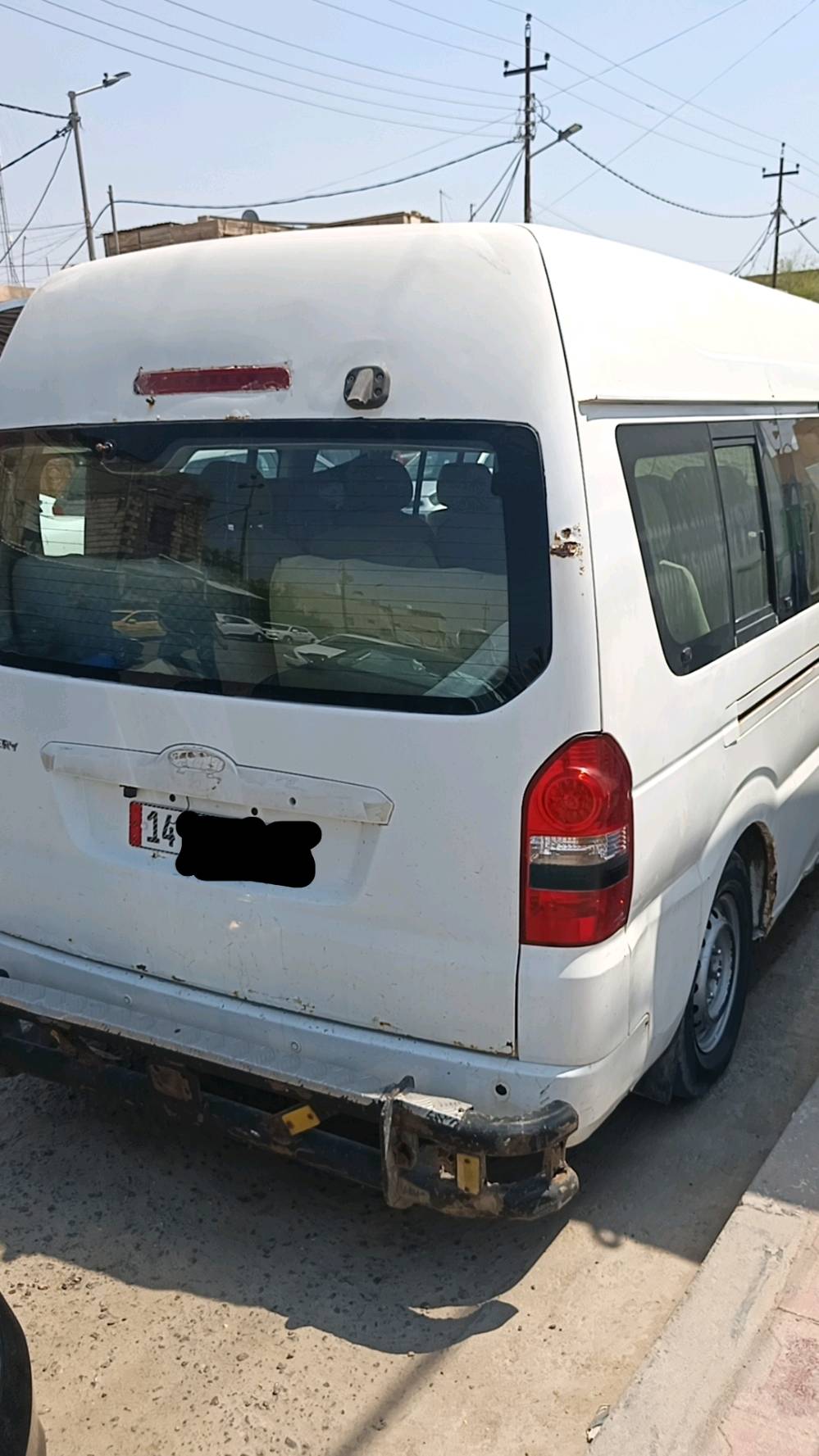 سلام عليكم  شيري للبيع مديل 13 مكينه ففتي ثنين ونص  رقم انكليزي بسمي مصفر  هيئه و ضريبه تبري محور سبلت  مكان سياره بصره الاستفسار***********