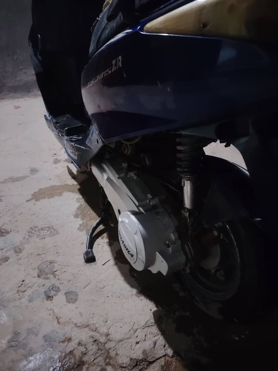 دراجه سكنز صيني للبيع دراجه نضيفه محرك مجفت وعل سحك بعدهي سعر 300 وبيها مجال *********** مكاني القاسم
