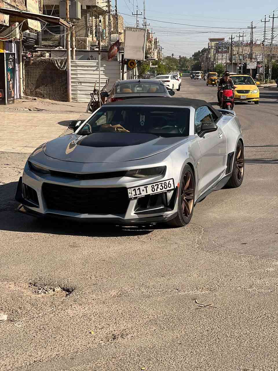 بيع جدآ مناسب 97 بيع مستعجل وبيهة مجال بسيط 
: يالله السلام عليكم شلونكمً شباب للبيع فقط كمارو 2017 كشف سيارهً لونً مميز السنويهً بسمي مشروع وطنيً تحويل ثاني يومً 
موصفاتً السيارهً معروفهً ميحتاجً اذكره 
كشفً شغال ميهً ب ميه وسيارهً محدثهً بلكامل ZL1 كلش ناصبه وحلوه   
بيهة لايت زنون اصلي وعين الشيطان ولدات حمر كلش حلوات 😈
 
تبريد شغال وثلج ماشالله 
بصمه ابواب.   بصمه سايد بريك 
السياره نضيفه ولا كلب مشتغل بل دشبول 
عليهة ويل اصلي كلش حلو وناصب السياره
حادث السياره جاملغ الخلفي عكس السائق ومعدل بارد بدون لا شواصي ولا دواخل ولا لغود فقط اليرباك عكس السائق طاك 

بيهة اربع قطع صبغ ابيع احزام علمود لا تعبك ولا تعبني 🤍.   
نقص السياره صدر شويه تعبان الامامي 
ورادله ادامه لين ماعندي مجال اسويهن 🤍.   مكان السياره بغداد الشعله
الرقم ***********. 
***********
