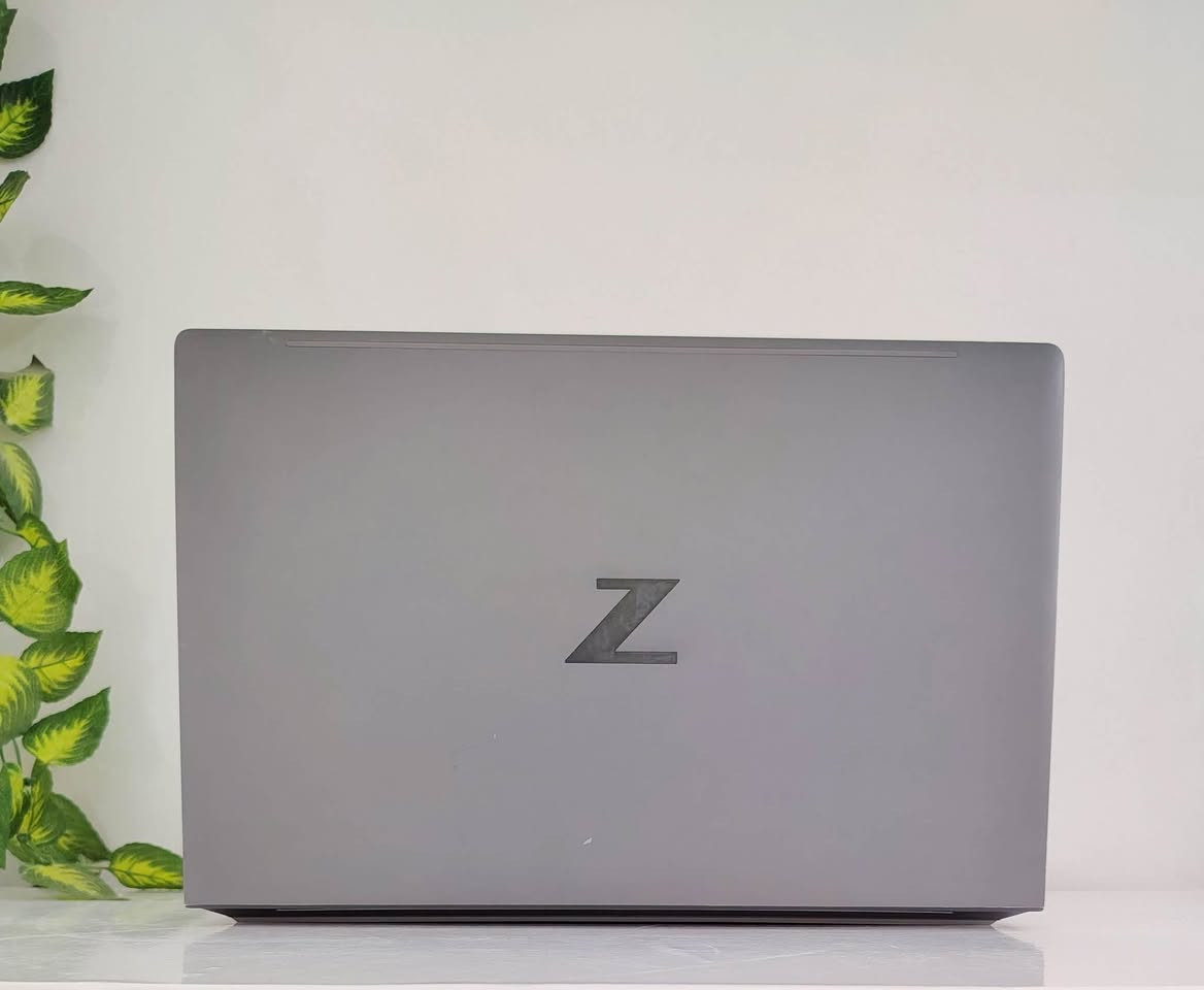 HP ZBook  Power G7 Mobile Workstation
I7 10th H 

16GB DDR4 RAM
512 SSD  HARD 

Intel (R) UHD Graphics 8GB
NVIDIA Quadro P620 4GB

15.6 FHD 1920*1080   
 ملاحظة/  مخصصة ايضا للعمل الهندسي وهي اقل قوة مقارنة بالحاسبة اعلاه برغم تشابه الماركة وتقارب المواصفات باختلاف واحد وهو كرت الشاشة هنا اقل لكنه يقدم اداء قويا ومستقرا. 
السعر : 675 الف دينار.

للتواصل : ***********
