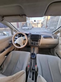 سيارة نيسان تيدا ٢٠٠٨ بسمي تبريد شغال السيارة غير مكفولة السعر ٣٧ وبيه...