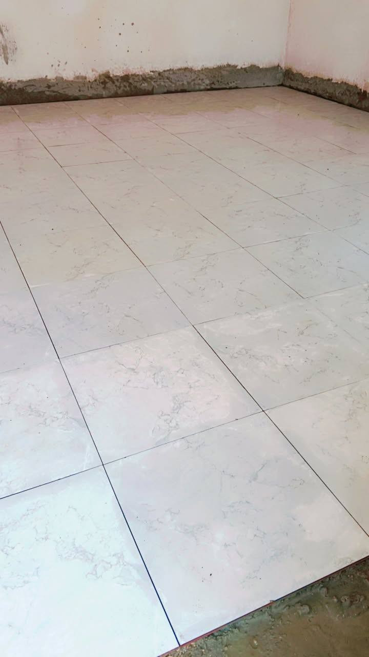 السلام عليكم عمل ارضيات سيراميك بكل انواعه جداره ايضا اسعار مناسبه كربلاء فقط عمل دقيق جدا شرط العمل كادر ايضا موجود.  ***********
