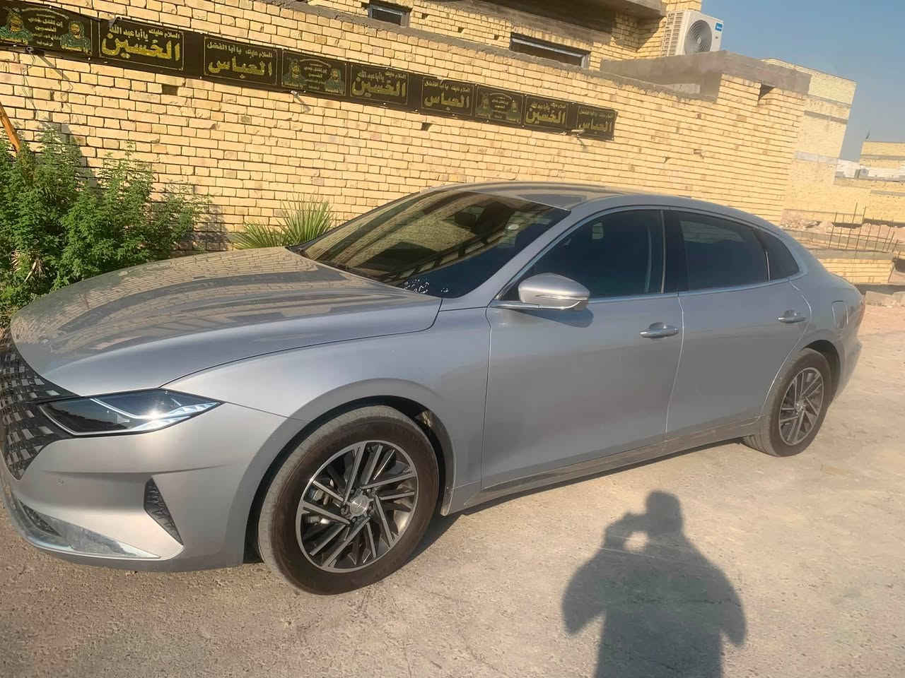 ازيرا 2023 وارد كوري جاهزه للصبغ اجرة ورقم بصره  حاليا بالصبغ
بيها قطعه بنيد مقسم بدون ضربة ولا حادث
السياره جديدة كلش 
ماشية 8000 الف
محرك 3000 غاز 
السياره سويج 
رادار 
سايد بريك كهربائي 
شاشة
قيادة ذاتية
لد امامي ولد خلفي
حساسات امامية وخلفية
السعر 210. كاملة مصبوغة ومرقمه
الاتصال ***********
البصره  القبلة

