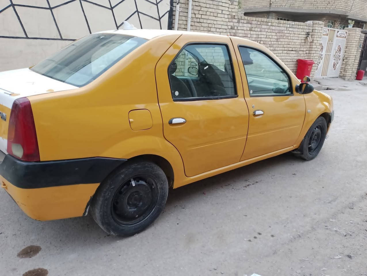 رينو لوكان للبيع موديل 2009 كير ومحرك كورلة اوتماتيك مكان السيارة بغداد السعر 25  سيارة نضيفة بس مكينه بيهة تبخير للتواصل***********
