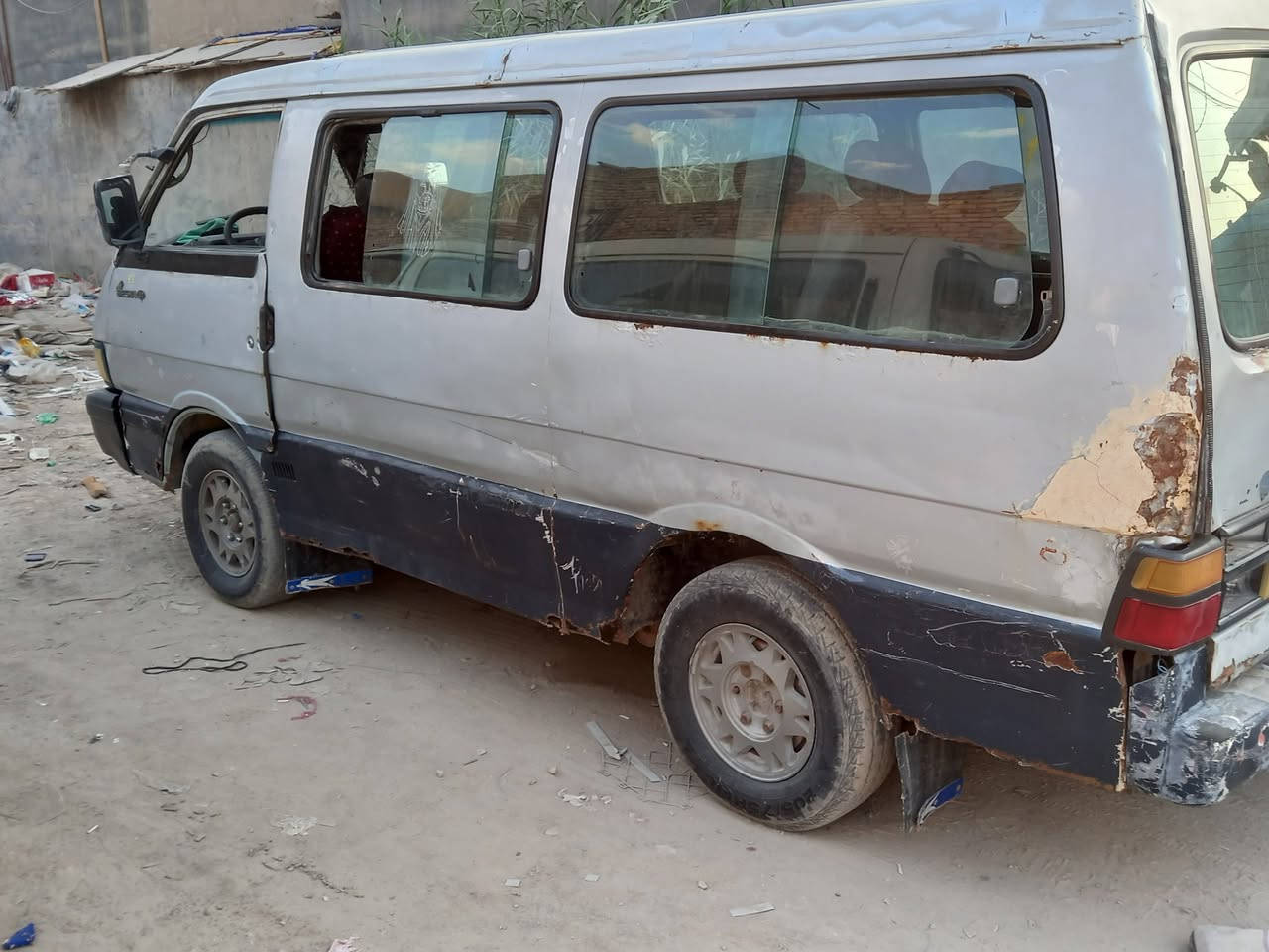 سلام عليكم كيا بستا رقم احمر مديل 93 سنوية عضم ابيع كوم حديد كير مكينه اكسل خير من الله السعر 17 وبيها مجال مكاني حله الرقم ***********

