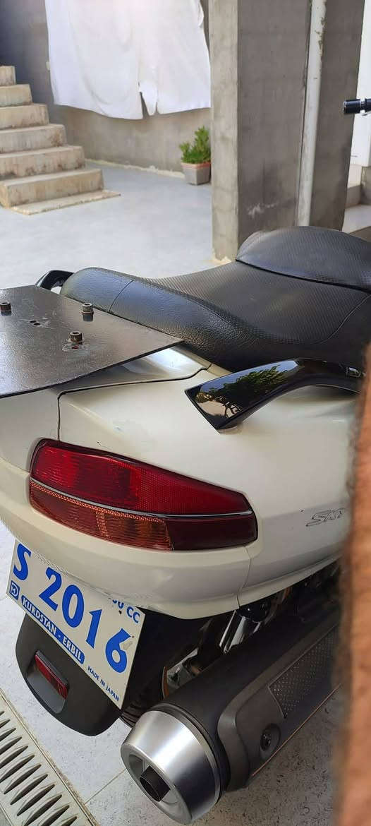 سکای وەیف بۆ فرۆشتن 
مەکینەی ٦٥٠ ٢ بستۆنە
ماشااللەی لێبێ سفر سفرە
تایەی و بەنسی تازەی لەسەرە
ڕۆنی تازە گۆڕاوە 
بەس سەیاقێکی ئەوێت لێ بخوڕێت و تەواو ماشااللەی لێبێ زۆر بەقۆتا و بە هەڵمەتە
سعری ١٥ گەڵا و مەجەلێکی برایانە 
لە سلێمانیە ماتۆڕەکە 
ڕەقەم/***********
عربی
🏍️ سكاى ويف 650 للبيع

• الماكينة: 650، 2 بستم
• ما شاء الله، الماطور صفر صفر ونظيف جدًا
• التايرات والبنسة جديدة
• الزيت متغيّر حديثًا
• يحتاج فقط إلى سائق يعرف يسوقه، والباقي ما شاء الله عليه
• قوي جدًا ونشيط بالحركة 🔥
• الموقع: السليمانية
• السعر: 15 ورقة، وقابل للقليل من المجادلة

📞 للاتصال: ***********

ما شاء الله، الماطور نظيف وقوي، وجاهز للاستخدام.
