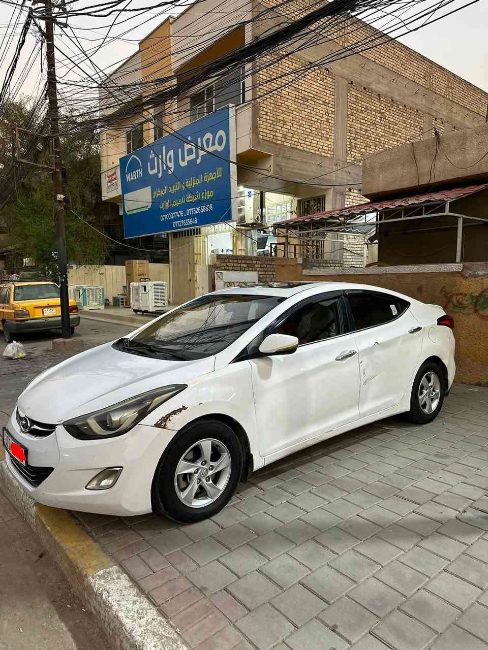 سلام عليكم للبيع
النترا 2013 خليجي فول مواصفات عدى البصمه 
فتحه 
اشاير بالمري 
تحكم جهتين 
شادلها شاشه اصلي وكامره 
ويل كب 
لايت لد 
داخل صاج 
سياره بيها ٤ قطعه صبغ ابيعلك حزام رقم بغداد باسمي تحويل مباشر سياره ما مطلوبة ولا ربع ماعليه اي غرامات 
** تخم تاير جديد + منضومه تبريد كلها جديده تبريده ثلج 
كير ومكينه كفاله 
مكاني بغداد المشتل 
رقمي ***********
