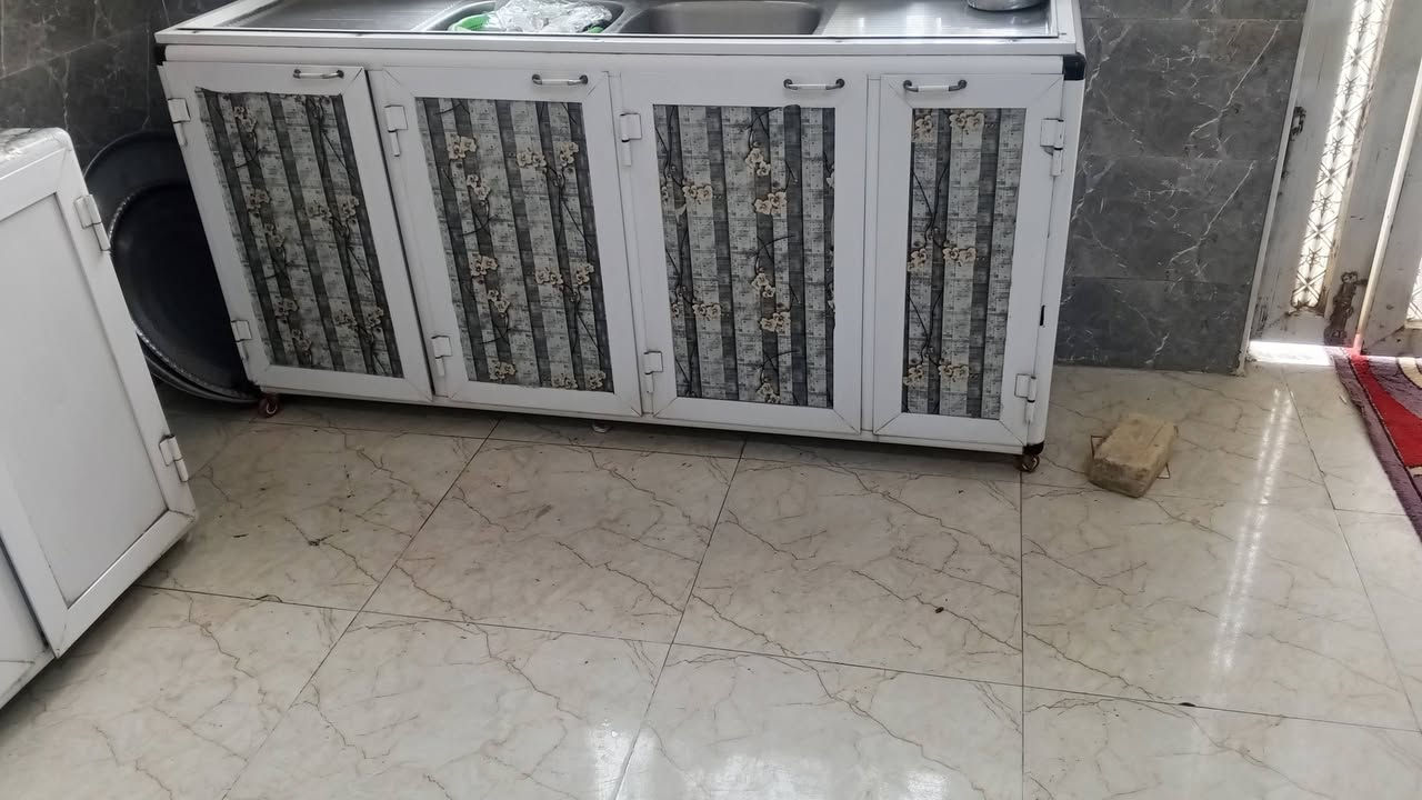 كاونتر معلق للبيع سعر 350 وبي مجال مكان ناصريه مدينه الصدر رقم الهاتف ***********
