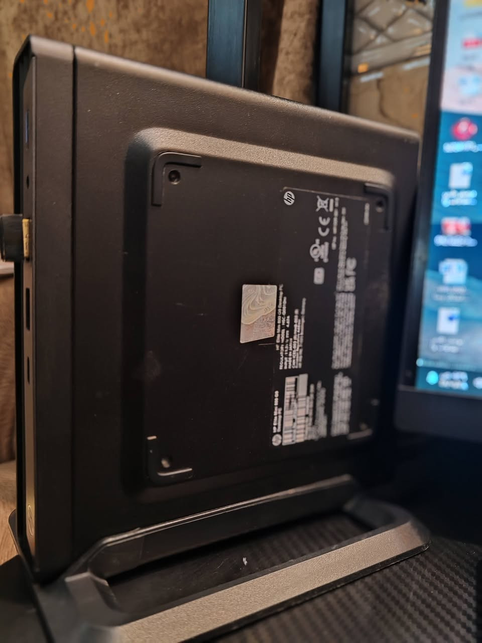 HP Elite Mini • i7-12700T • ١٦جيجا