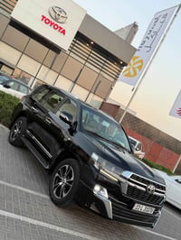 لاندكروز VXR • ٥٫٧ V8 • ٨٠ الف كم