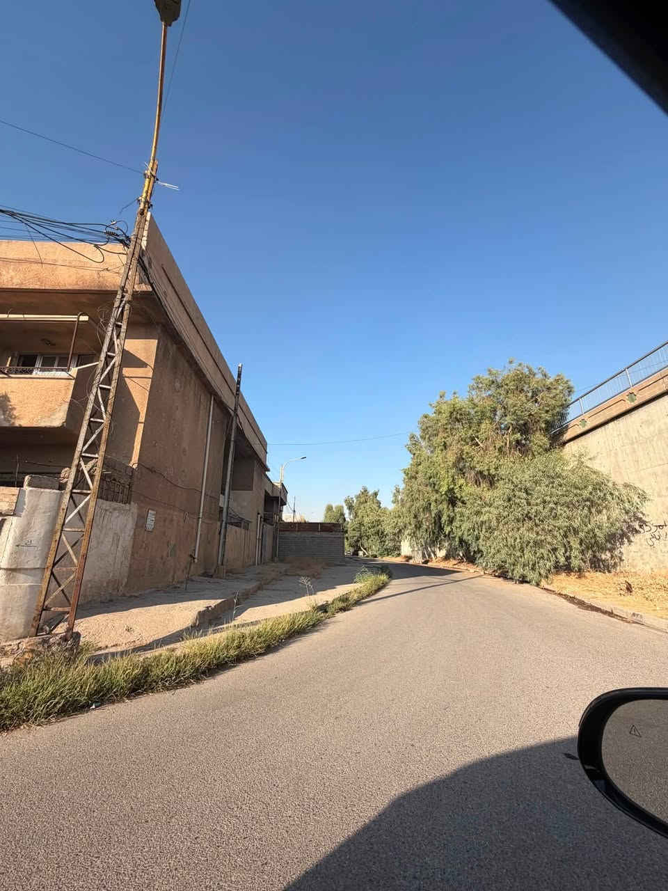 دار للبيع موقع مميز جدا حي الضباط 

المساحة 480 متر ركنين ع 3 شوارع 

سند طابو ملك صرف 

الدار يصلح مجمع طبي مدرسة اهلية 
 روضه 

مكتب العمران سايدين السكر

***********
***********

