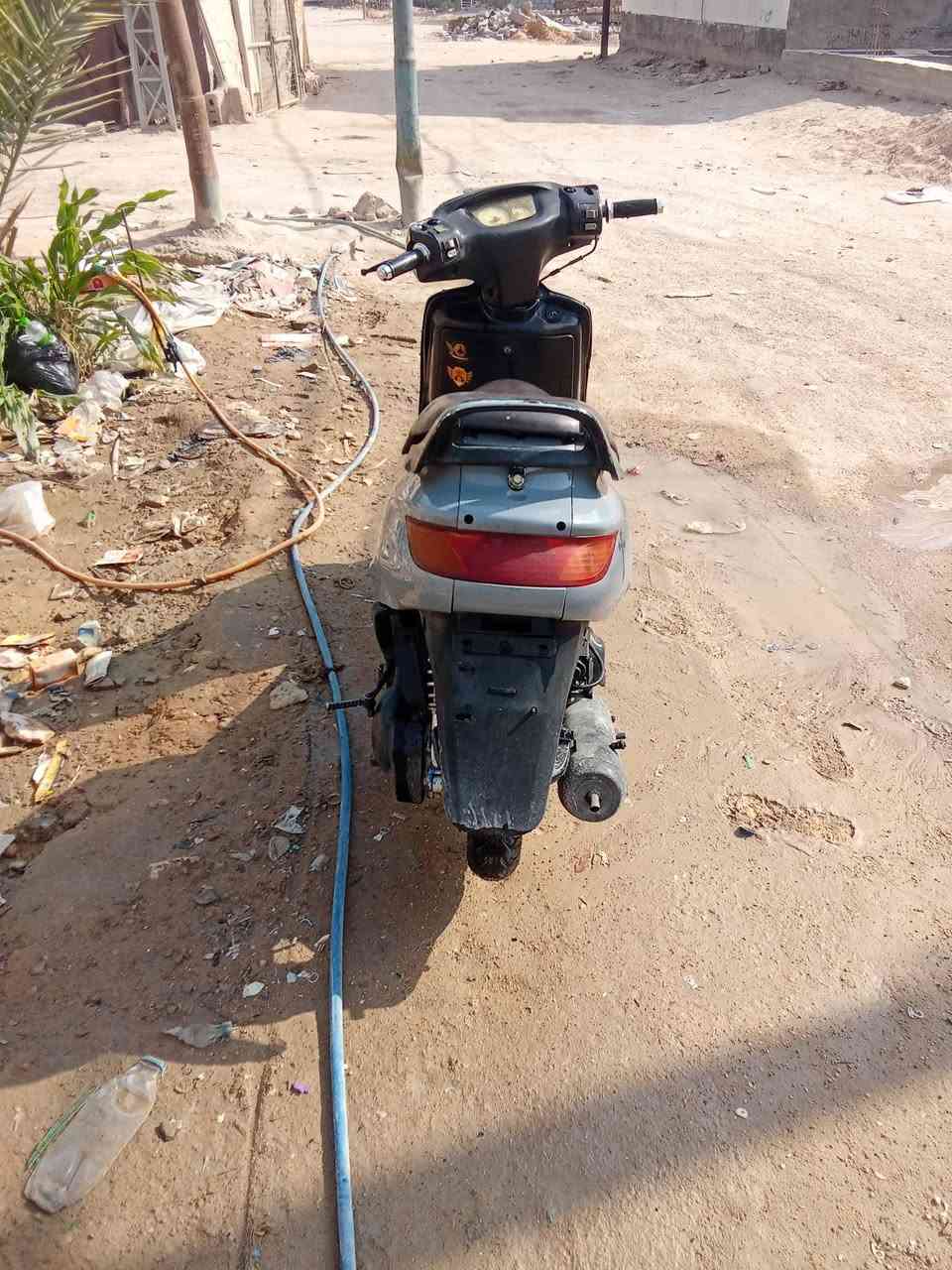 *********** دراجه فراشه للبيع سعر 400 بها مجال
