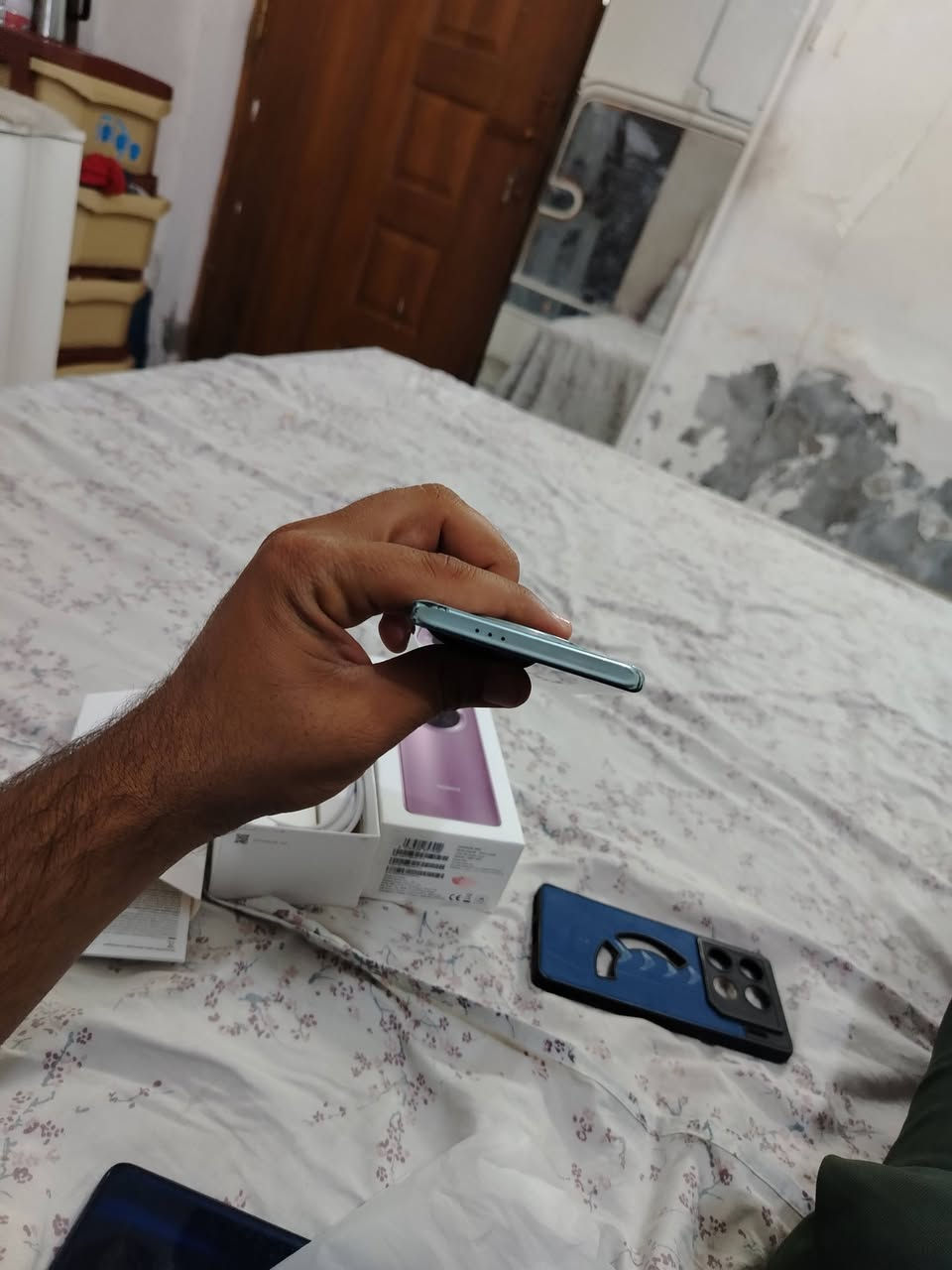 هونر ٩ سي ذاكرة ٢٥٦ ول داخلية ١٢ جهاز مكفول جهاز ما بي نقص مال بيت نضافة ٩٠ بل ١٠٠ سعرقفل ٣٠٠ بدون عملة ابد جهاز ثاني كلكسي اي ٢٠ اس مكفول ذاكرة ٣٢ سعر قفل ٦٥ الف عنوان ساحت الوثبة يم شورجة ***********
