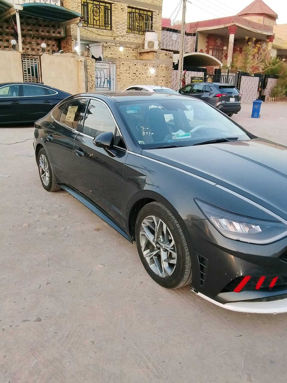 سلام عليكم سوناتا موديل ٢٣رقم قادسيه حره السنويه إلى ٢٠٣٠ سياره فول مواصفات رياضيه تحويل ثاني يوم  بس اجاملغ امامي مصبوق بكوريا والباقي كفاله عامه للاستفسار على الرقم*********** مكان السيارة البصرة السعر170 بيها مجال قليل
