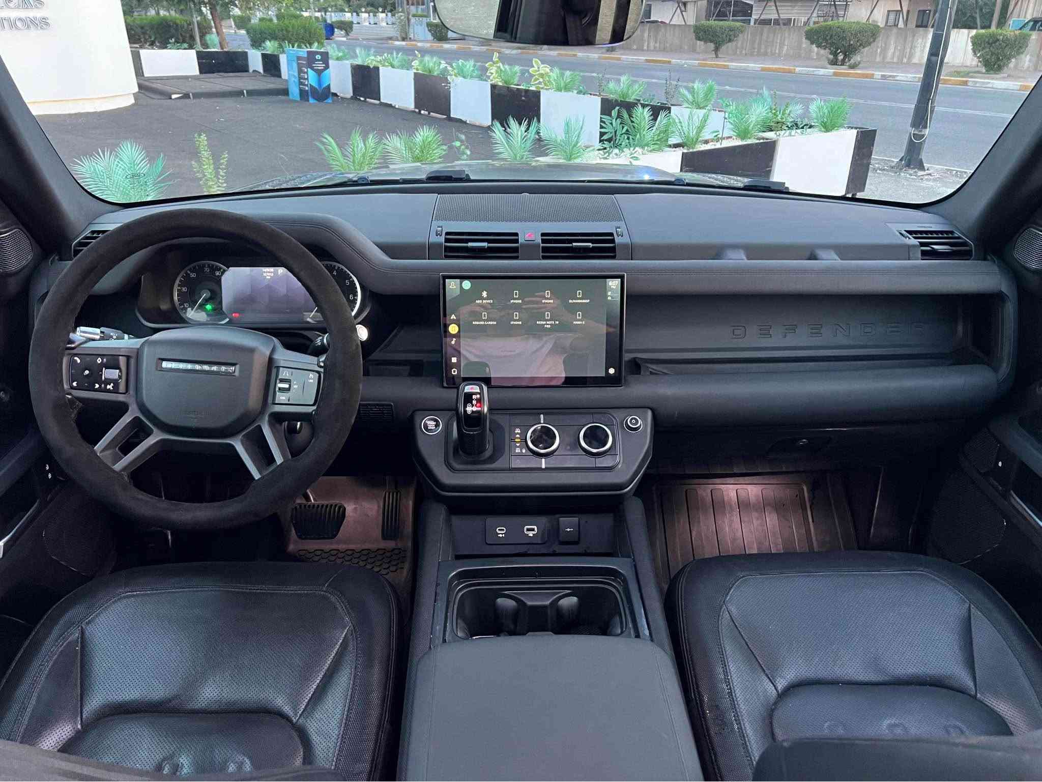 سلام عليكم 
Defender X Dynamic P400 2022
فول مواصفات سيارة فقط بدون داتاشو 
٦ سلندر 
وارد امريكي 
ضرر سيارة نص جاملغ خلفي صبغ
بدون دواخل بدون ارباك 
سيار جديد مابي نواقص
كامل مغلف ppf مات 
بيها موافقة جام مضلل
سعر ٥٢٥ ورقة مجال بسيط
مكان اربيل
واتساب *********** أربيل, العراق
