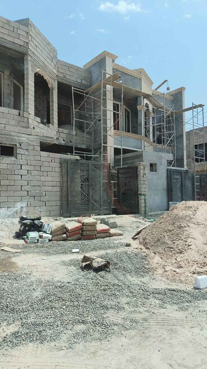 بل قسط . اشراف هندسه 👷🏻‍♂️
بناء -  المنازل السكنيه - العمارات - التجاريه من. صفر  -- الى تسليم المفتاح 🔑  و بأحدث  التصاميم الهندسية وديكورات الحديثة كما يوجد لدينا بناء  وتشطيب الداخل با النقد والتقسيط المريح با مقدمه  تبدأ 30/بالميه فقط,, شهريا 500الف دينار فقط للاستفسار يرجى مراسلتنا على الصفحة او لاتصال على الرقم ***********

نص مكتوب في الصور:
- ٩:٤٠ م ٧٠%