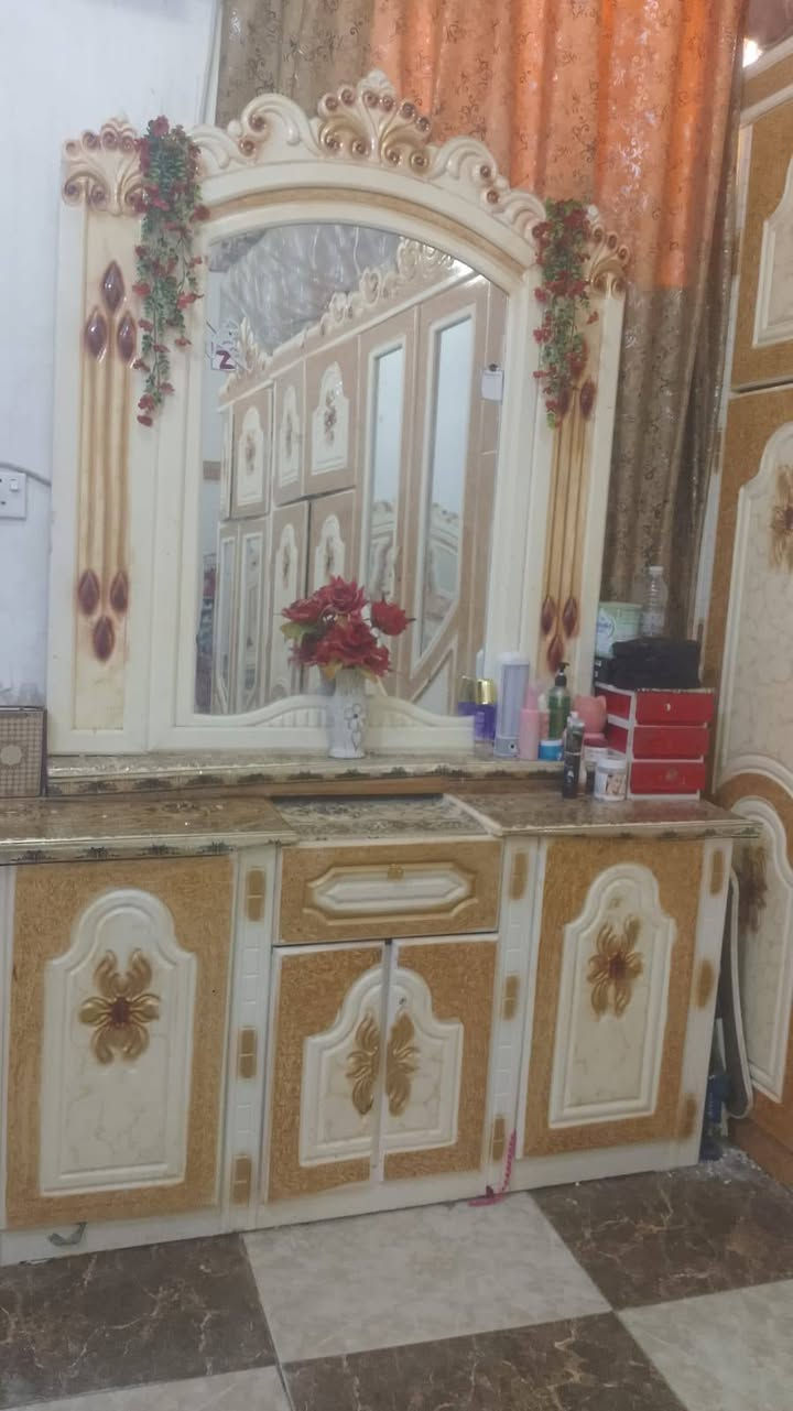 غرفه اخشاب • جديدة • قابلة تفاوض