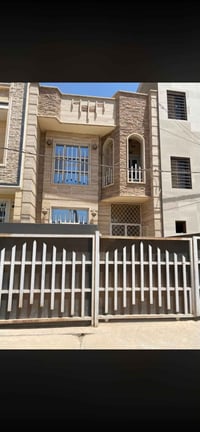 بيت للبيع • حي الجامعة • ٦٤م