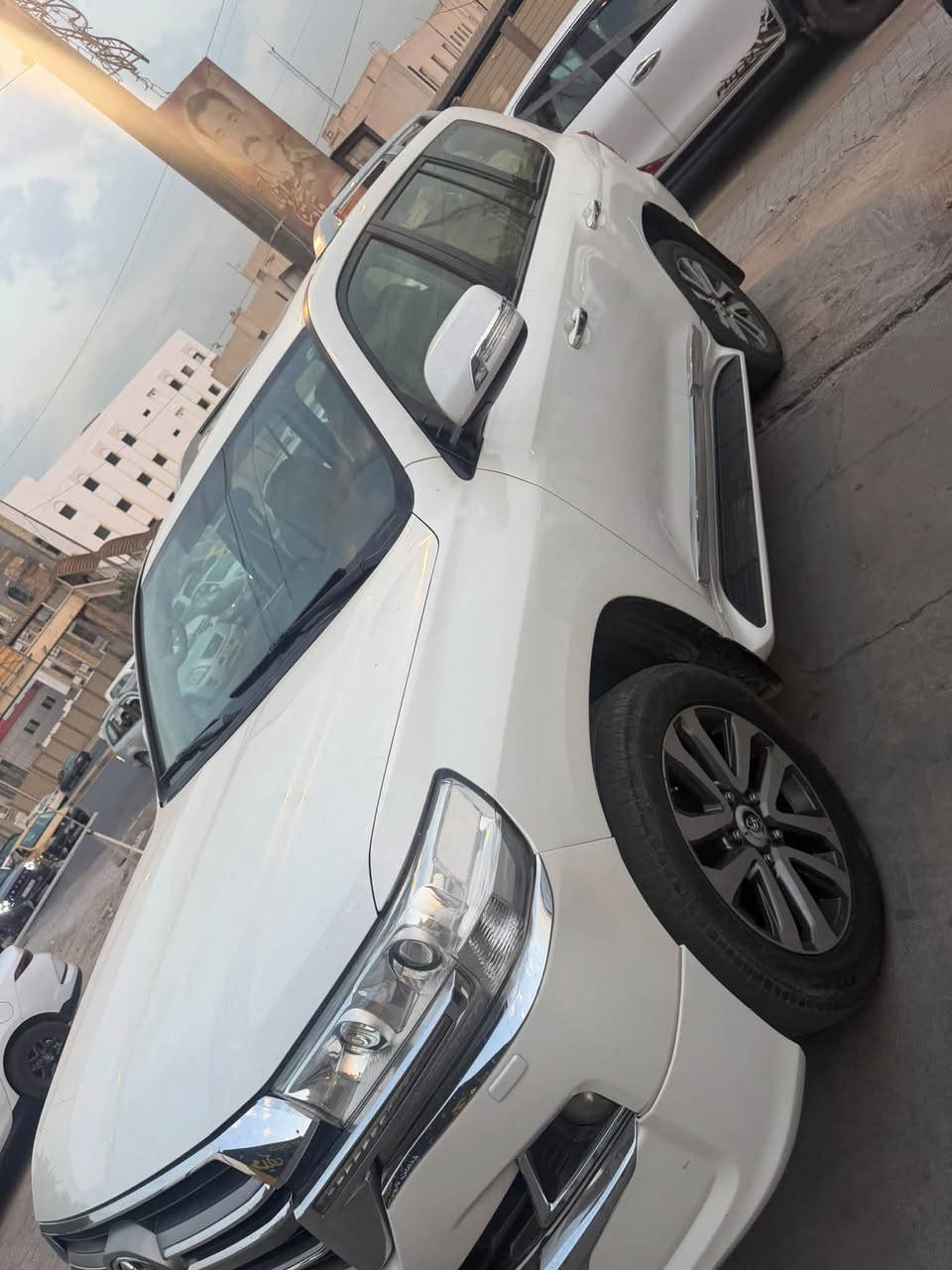 لاندكروزر • ٢٠١٩ • ماشية ٨٠٠٠٠