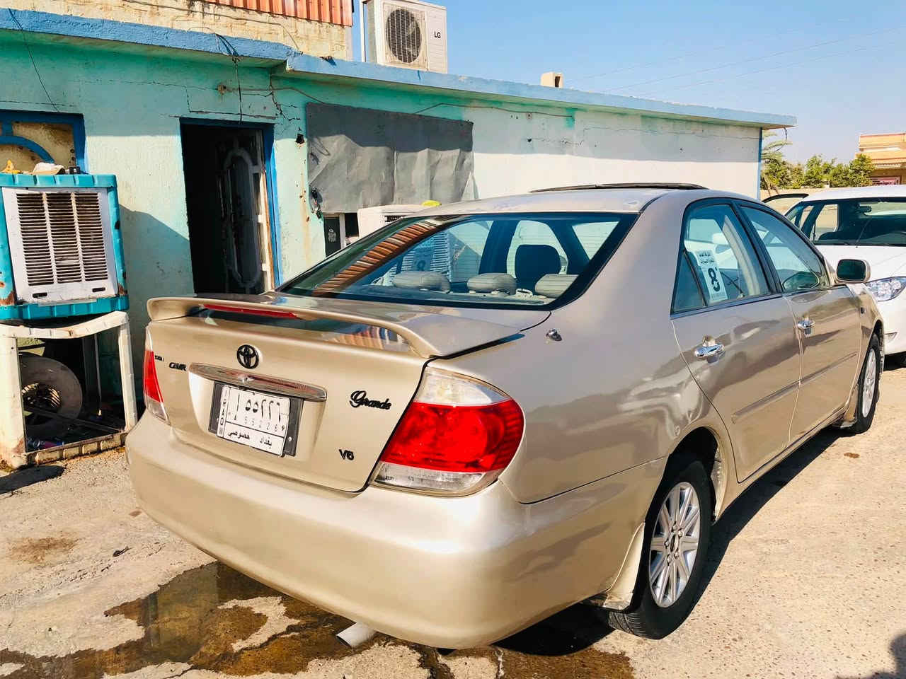 السلام عليكم للبيع كامري 2004 ستيراد خاص  رقم بغداد كراند معروفه مواصفات الكراند كشنات جلد وكهرباء سلايت داخل صاج بطتين جلد مكينه 6سلند جديده صدر امامي خلفي جديد تخم تاير جديد شاشه لمس كامره خلفيه لايت زنون عالي ناصي السياره صبغ حزام اثر جراد عندي. صور وفيديو قبل الصبغ بعدها ممبولشه مكان السياره صلاح الدين بلد السعر 88وبيها مجال ***********
