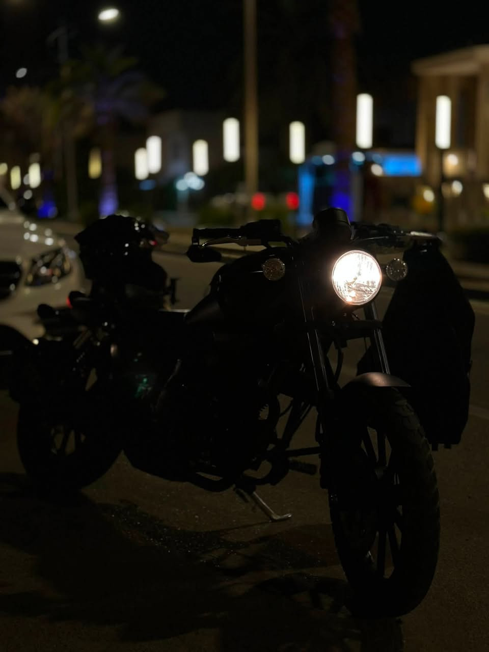 الغاليه للبيع 🖤
كي لايت محرك 202 cc
مرقم بصره 💸
ماشيه7100كيلو بعده جديده
برغي ممفتوح بيه 
دهن يخبل امزويل كل 2000 ابدله 🫣
شادله مري اصليه وشادله جنطه 
الدراجه نكره سلف وبيه هندر وغراضه موجوده بره وبالشركه 
دراجه نضيفه على ايدي ماطلع بيه هواي 
صارله سنه وشويه عندي معتني بيه وبعمره موكفتني الله يعمره  
رقمه بصره والسنويه بأسم الشركه نروح للشركه ونتكاتب 
مكاني السيديه حي الاعلام خلف مدينه العاب الكرخ 
رايده ب3250 وبيه مجال قليل 
***********
رجاءاً المو شراي لو اليكسر بيه لا يدخل بدون مخاجل
ما متواجد عل ماسنجر فقط واتساب ورصيد
