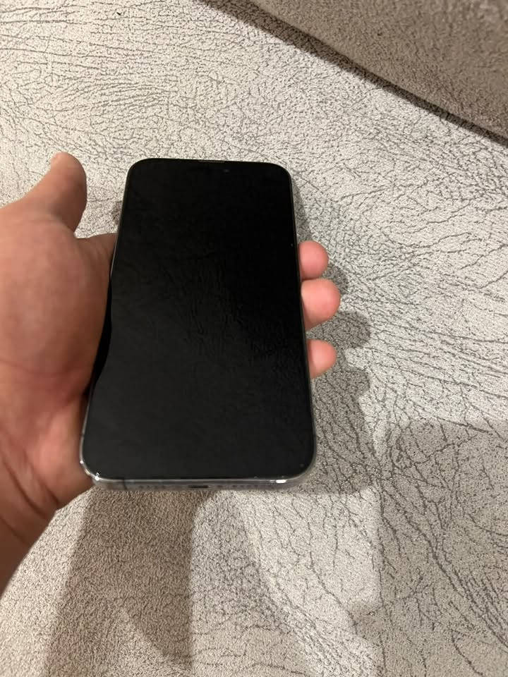 14 pro max
E-sim
90🔋
256 GB
للتواصل : ***********
