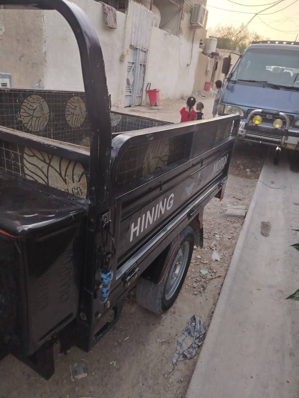 السلام عليكم ستوته جاهزه خير من يوم الله ستوته نقل اسولف كهرباء شغاله اوراق اصوليه ستوته سعره 2500وبيه مجال  الشراي  وهذه رقمي ***********بكانه بغداد المدينه
