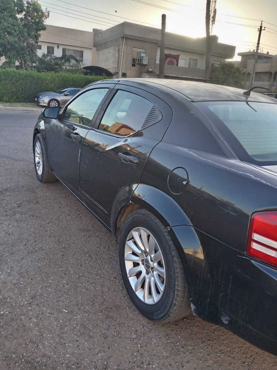 السلام عليكم دوج افنجر ٢٠٠٨ محرك ٢٤٠٠ رقم أربيل دولي باسمي حادثها جاملغ امامي بدون دواخل وبيها جراد وطخه بسيطه باب السايق للمراوس حسب القناعه مكاني بغداد حي العامل للاتصال ***********
