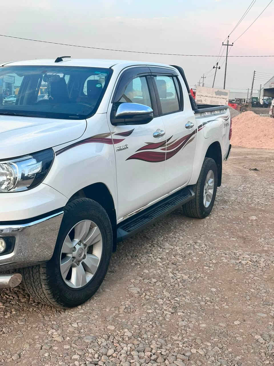 هايلوكس • ٢٠٢٠ • ٢٧٠ الف