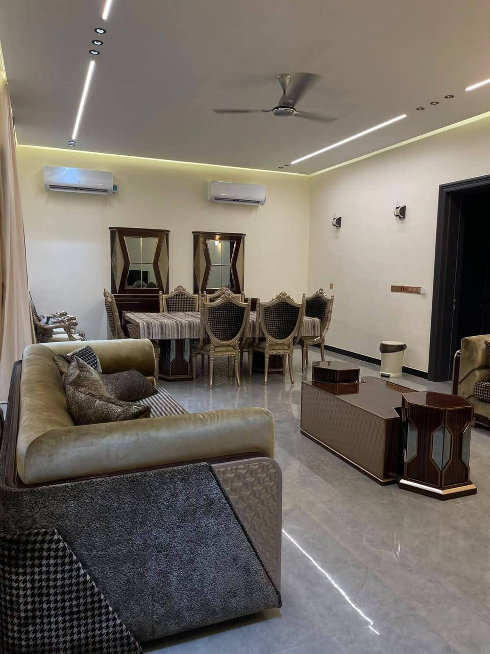 سلام عليكم يوجد لدينا مزراعة للايجار في الدورة البوعيثة للاستفسار الاتصال على الرقم ***********
