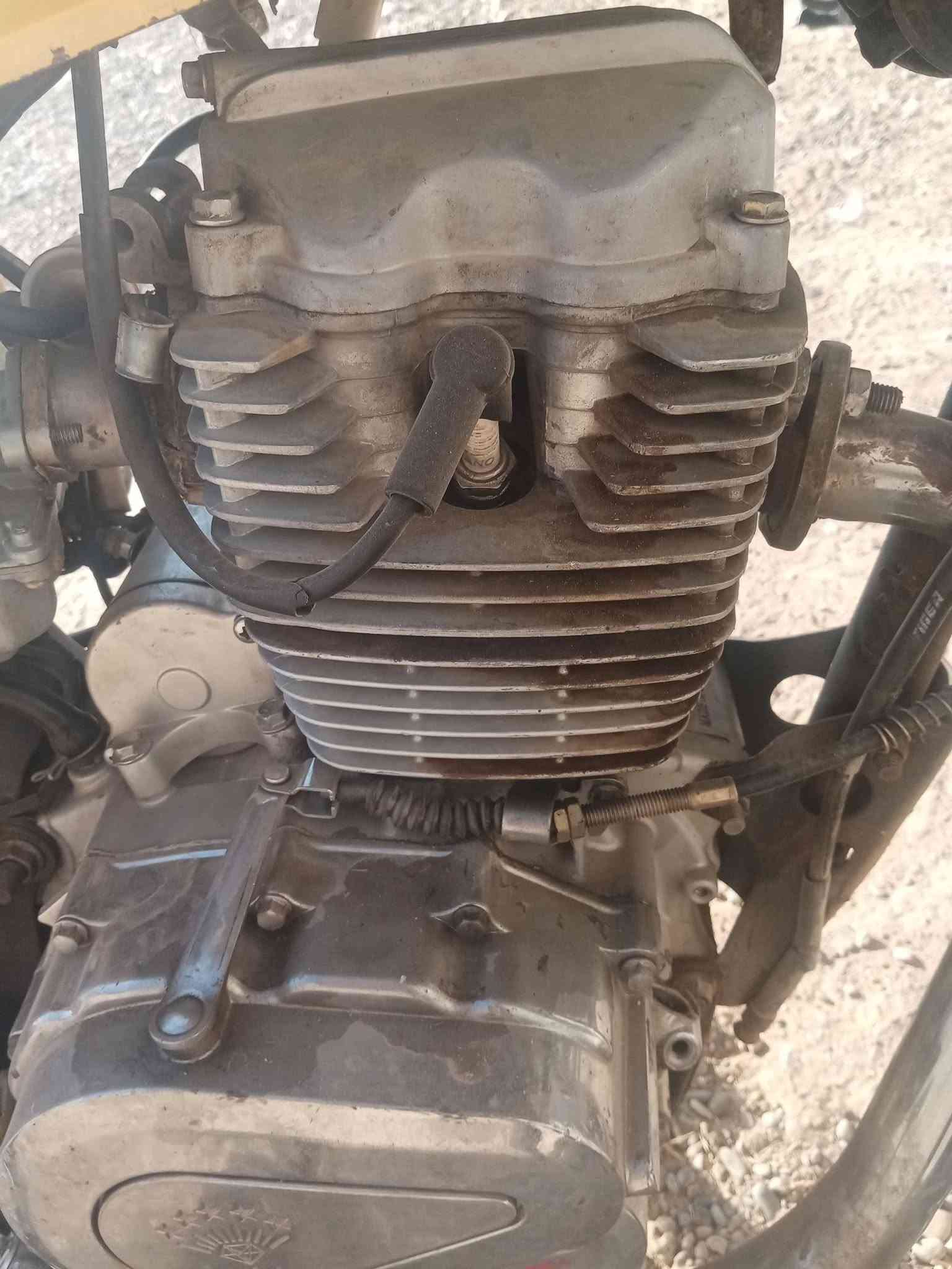 السلام عليكم موطور للبيع ابو الكلة موديل ١٩ محرك مجفت جديد كهربايات شغالة سلف يعوزة صجم السعر ٣٢٥ وبية مجال شوية الاخاص مفتوح او الا تصال على رقم ***********
