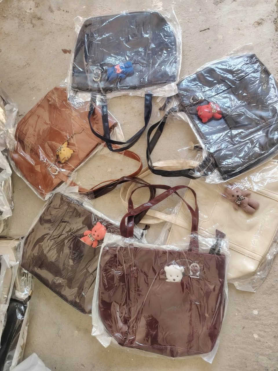 هلا بنوتات 💕✨
سويتلكم عرض كلش حلو على الجنط 👜😍
الجنطة بس 3 الاف 🔥
🔸 أقل طلب: 5 قطع

للطلب والاستفسار 📲
***********
