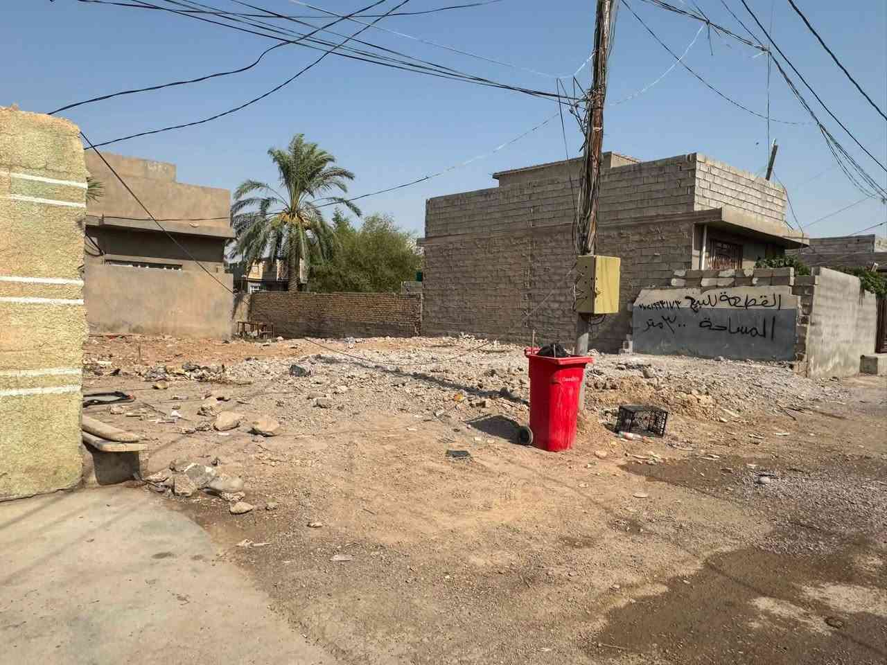 سلام عليكم قطعة للبيع مساحة 300 متر تباع حسب الطلب تريد 100متر او تريد200متر او تريد 300متر طابو زراعي سند
25 كافة الخدمات ماء كهرباء مجاري تبليط الموقع بعقوبة ام العضام شارع مدرسة البروج او الذرة
سعر ال 100 متر 40 ويبهة مجال الهاتف ***********
