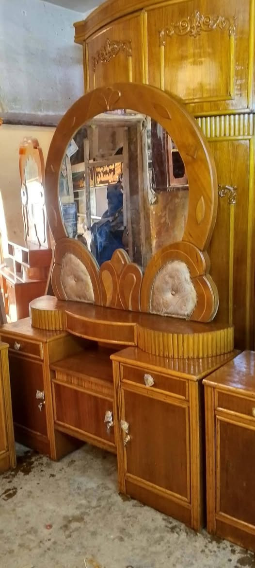 غرفة ستة أبواب • صاج ثقيل • نقص زاوية