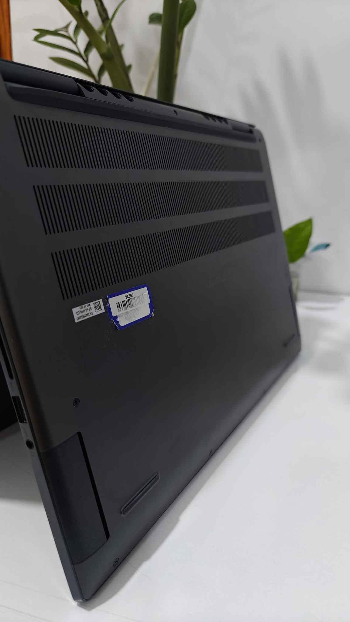 Dell Inspiron 16 Plus 7610

ملاحظة : الجهاز يعمل على 48Hz بدون مشاكل
لكن على 60Hz اكو وميض بالشاشة

* المعالج: Intel Core i7-11800H (جيل حادي عشر - فئة الأداء العالي H، يحتوي على 8 أنوية و16 مساراً لسرعة معالجة فائقة).
* الشاشة: شاشة ساحرة بحجم 16 بوصة بدقة 3K (3072×1920)، بأبعاد 16:10 المريحة جداً للعين، مثالية لقراءة الأكواد، تصفح المستندات، وتعديل الصور.
* كرت الشاشة: Intel UHD Graphics المدمج .
* الذاكرة (RAM):  16GB  DDR4
* التخزين (SSD): NVMe SSD  256GB  
* المنافذ: يحتوي على منفذ Thunderbolt 4 فائق السرعة، منفذين USB-A، مخرج HDMI، وقارئ كروت ذاكرة SD كامل.
* الهيكل: تصميم راقٍ ومتين جداً بالكامل من الألمنيوم .

🔍 حالة الجهاز : مستخدم
📞 للتواصل : ***********
💰 السعر : 450،000

https://t.me/epic_store2 بغداد, العراق

نص مكتوب في الصور:
- About Your PC is monitored and protected. See details in Windows Security Installed RAM 16.0 GB Speed: 3200 MHz Processor 11th Gen Intel(R) Core(TM) i7-11800H @ 2.30GHz 2.30 GHz Graphics Card 128 MB Intel(R) UHD Graphics Storage 238 GB 41 GB of 238 GB used Rename this PC Copy DESKTOP-QHVG6SD Inspiron 16 7610 Device Specifications Device Name DESKTOP-QHVG6SD Processor 11th Gen Intel(R) Core(TM) i7-11800H @ 2.30GHz 2.30 GHz Installed RAM 16.0 GB (15.7 GB usable) Graphics Card Intel(R) UHD Graphics (128 MB) Storage 238 GB SSD NVMe UMIS RPJTJ256MED1OWX Device ID 5295D923-F739-48DF-B2FF-8BF5D83E0B20 Product ID 00484-40000-00001-AA330 System Type 64-bit operating system, x64-based processor Pen and touch No pen or touch input is available for this display Frequently asked questions How does having 16 GB or more of RAM impact my PC's performance? Can I run modern applications...