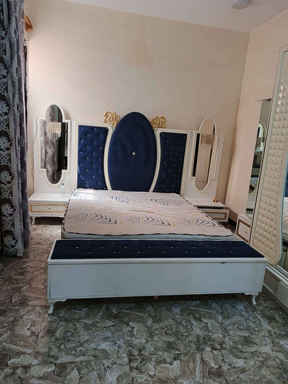 غرفه تركيا للبيع المكان دور الزراعه تواصل وتساب ***********
