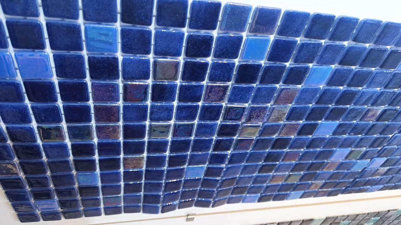 تتخيل مسبحك💦 بلمسة فخامة وهدوء؟ 👀 الحل موجود… بورسلين وموزائيك زجاج شبكي صيني🇨🇳 المنشأ خاص للمسابح 🌊
✔️ مقاوم للماء والرطوبة 100%
✔️ ألوانه ثابتة مقاومة للحراره والكلور
✔️ قوة ومتانة تعيش سنين
✔️انتي بكتريا 
✔️ضد التأكسد درجة نفاذ الماء 0%
ناجح مختبريااا
مانع انزلاق 
ملاحظه ضمان حقيقي خمس سنوات 
....................
تابعونا: ماسكات زوايا درج ستانلس ستيل ثقيل 2 ملم مصبات كوبرا 
📲 *********** احمد حسام الدين الجاف ابو فهد
 ملاحظة لايوجد لدينا اي فرع اخر 
#مسابح #موزائيك_مسابح #بورسلين_مسابح #انشاء_مسبح #مزارع_بلد_السياحيه #موزائيك #viralreels #viralvideos
