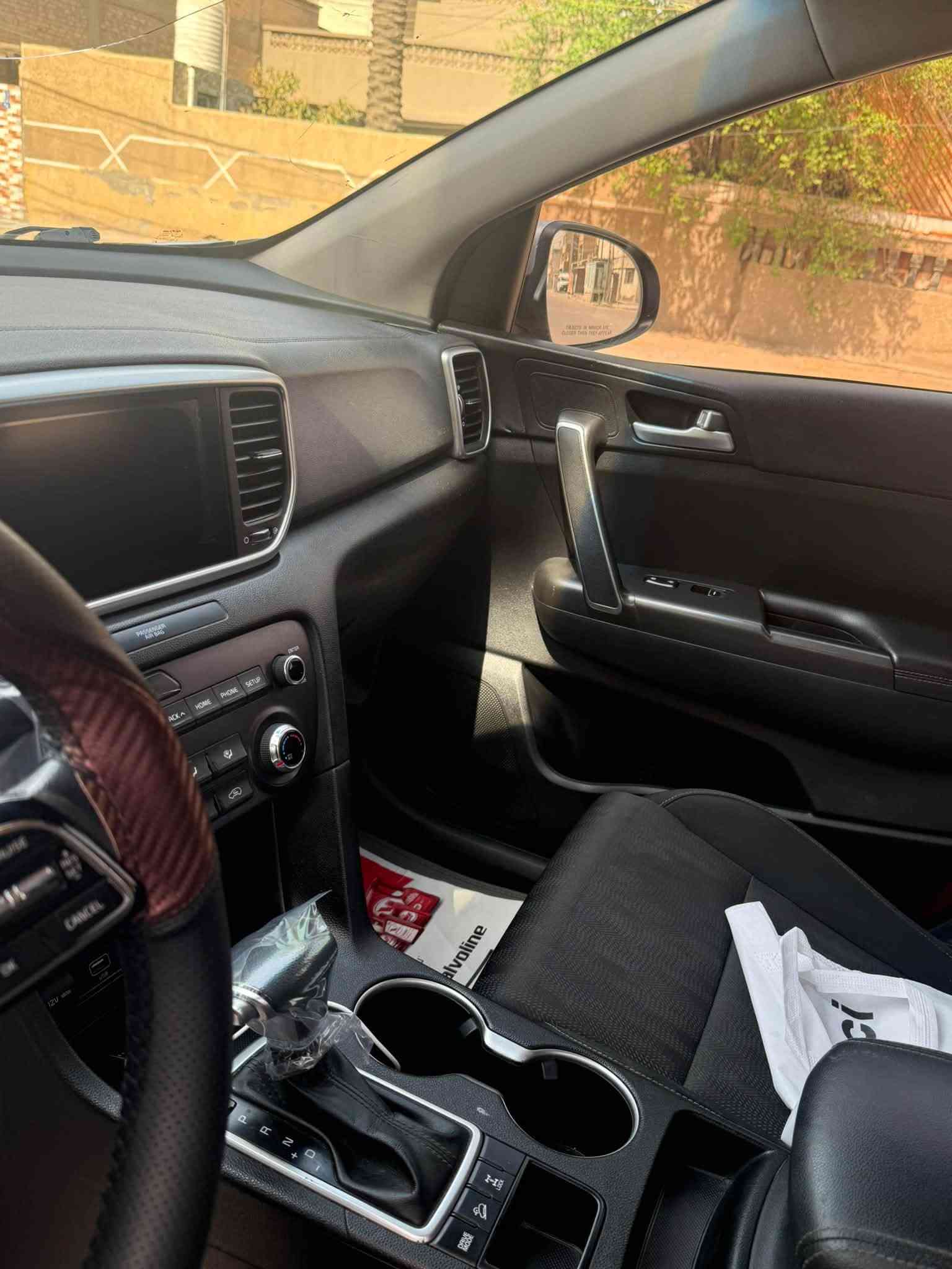 سبورتج 
موديل 2021 
نص فول 
رادار 
كامره دواره 
شاشه كبيره 
تحكمات جهتين 
تبريد قطعتين 
دفع رباعي 
نضام نزول منحدرات 
عداد المشي 70 
تحديد مسار 
كروز سرعه 
صبغ جاملغ خلفي ايمن 
السعر 160 بيها محال قليل 
لل استفسار 
***********
