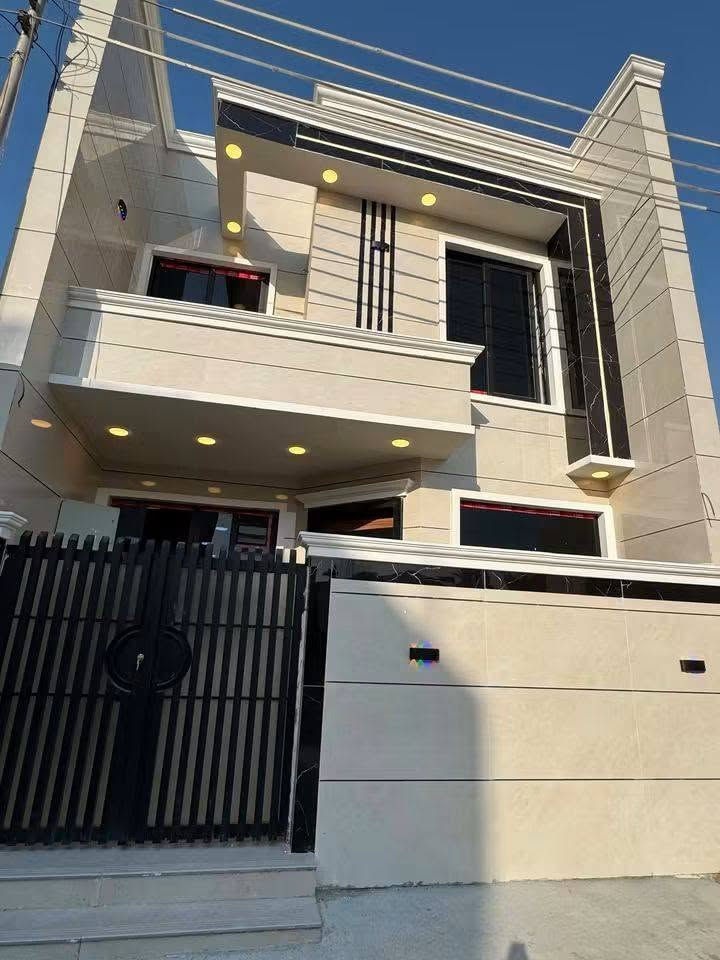 #مكتب_الشغف_للاستثمار_وتطوير_العقار
🏠#دار_للبيع   100متر واجهيه 6،25متر نزال 16متر
 بناء طابقين حديث 

يحتوي البيت. ع[3غرف نوم -استقبال -صحيات عدد 2- صالة- ومطبخ] البيت شغل درجة اولى 

🔶️مع كامل الخدمات
🔴ملاحضه البيت جاهز للسكن 🔑

⬅️نوع العقار  طابو زراعي سند 25 اقرار محكمه 

📍العنوان #بغداد_الدوره_البوعيثه   
      مجمع الحليم 

🔴للاستفسار  خاص او الاتصال ع الرقم 
 
☎️***********
