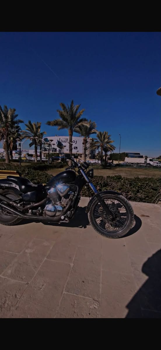 هوندا ستد ٤٠٠ موديل ٩٧ رقم وسنوية رقم بغداد الدراجة ابيعها على وضعها او اشدها ماعندي اشكال نقصها بس تبديل سلف تايرات جديدة مازدات عدد ثنين عداد سرعة عدد ٢قبضات كلج وبريك عدد ٤ فجوج بريك عدد ٢ هذا كلة يجي وية الدراجة بدون مقابل 
***********واتس اب🩶🩶
