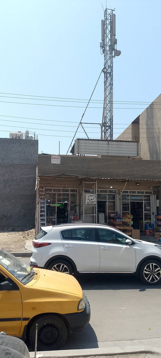 بيت على شارع تجاري بصف حسينية السيد حيدر المساحة 225 يحتوي على طابق ارضي موجر وطابق ثاني موجر ومحلات عدد ثلاثة زاءد شبكة آسيا الاتصال على الرقم ***********
